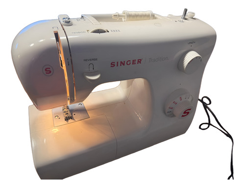 Maquina De Coser Singer Tradition 2250. Muy Poco Uso. Blanco (Usado)