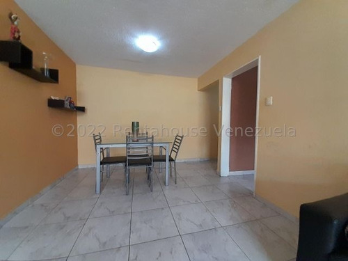 Imagen 5 de 17 de Vendo Apartamento En Los Nísperos Turmero, Código 23-7249 Carlos M. 04243535083