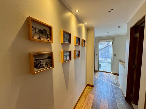 Casa Remodelada En El Arrayan / Lo Barnechea