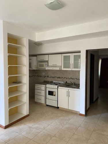 Imagen 5 de 11 de Excelente Departamento Con Cochera