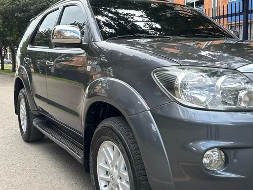 Toyota Fortuner 4.0 Sr5