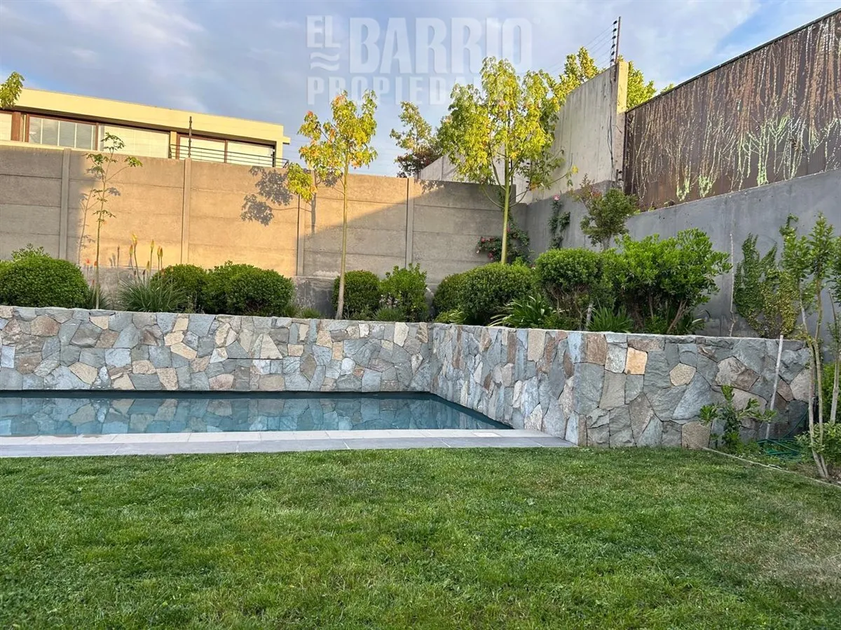 Imagen 5 de 17 de Casa En Arriendo De 5 Dorm. En Piedra Roja