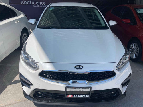 Imagen 1 de 15 de Kia Forte Sedan 2021 4p Ex L4/2.0 Aut