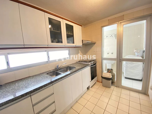 Venta Apartamento Tres Dormitorios Punta Del Este Playa Brava Edificio Torre Marina Ii