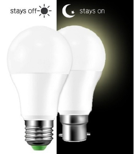 Imagen 3 de 5 de Lampara Foco Led 9w Con Sensor De Luz Dia Y Noche