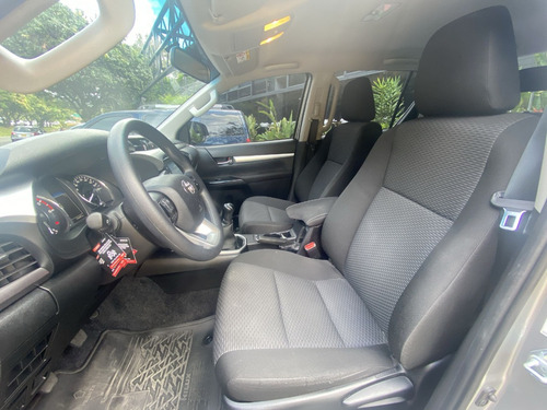 Imagen 12 de 24 de Toyota Hilux 2.4 4x4 2021