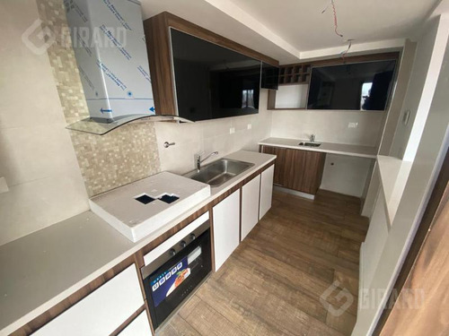 Departamento De 2 Ambientes En Venta, A Estrenar, Zona Plaza Mitre. Tour 360