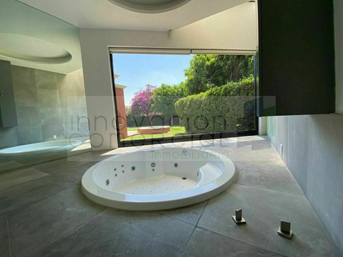 Imagen 25 de 30 de Jurica, Casa De Un Nivel Con Terraza, Jacuzzi Y Más De 300m2