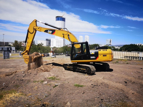 Imagen 2 de 12 de 27) Excavadora Caterpillar 320d2 2014