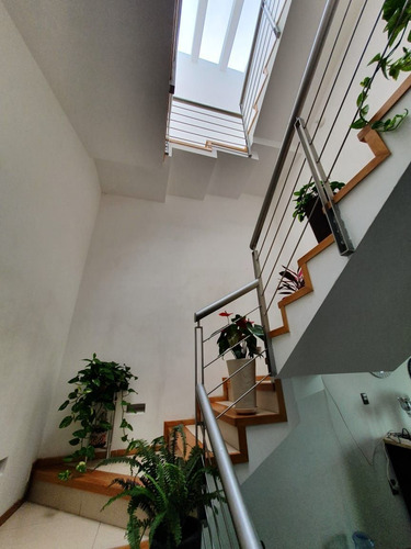 Se Vende Casa En Claustros De Las Misiones, Centro Sur De 3 Niveles, Ubicadísima