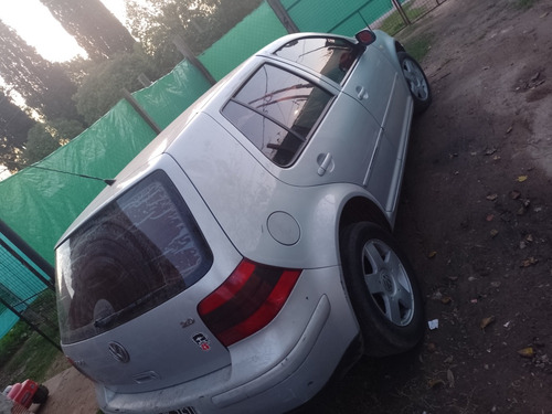 Imagen 11 de 14 de Volkswagen Golf 2000 2.0 Highline Tiptronic