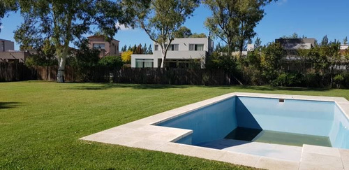 Imagen 15 de 30 de Excelente Casa En El Encuentro Barrio Cerrado