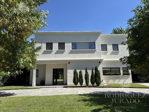 Casa En Venta Los Alamos Haras Santa Maria Con Fondo Libre!
