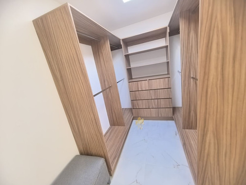 Casa Nueva En Zaru, Querétaro Moderno Con 3 Recámaras, Tv Y Jardín Central