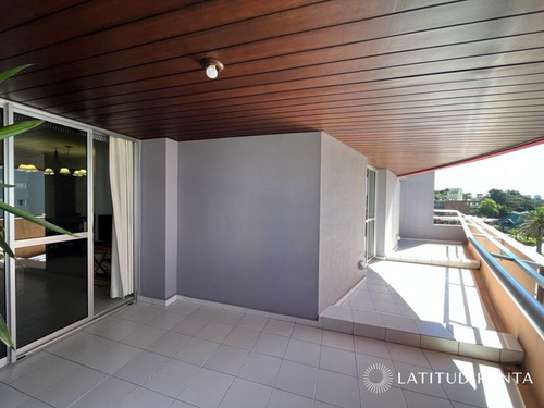 Imagen 2 de 19 de Apartamento En Brava, 2 Dormitorios