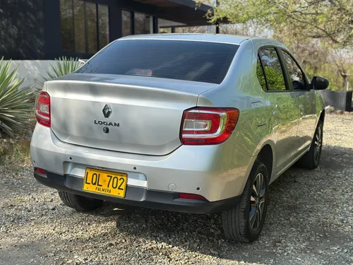 Renault Logan 1.6 Privilege / Intens