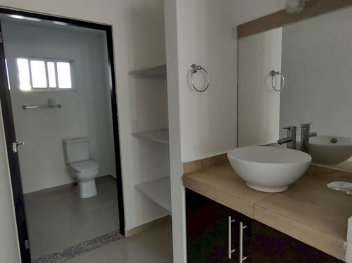 Casa Minimalista En Burgos De Cuernavaca, Temixco Morelos.