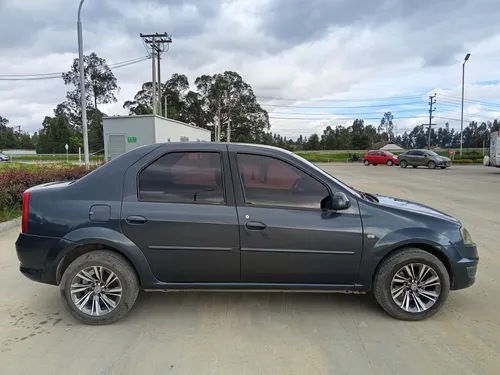 Renault Logan Dynamique 2012