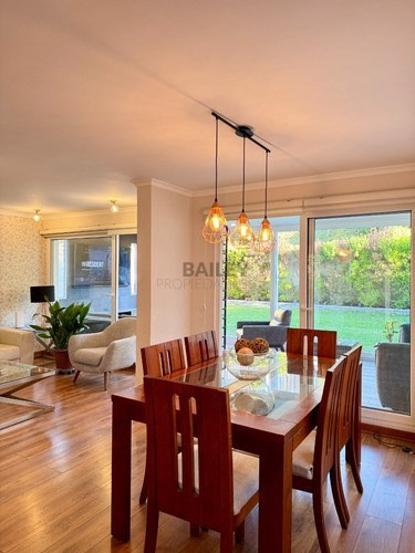 Casa En Venta De 5 Dorm. En Bosques De Montemar ,concón