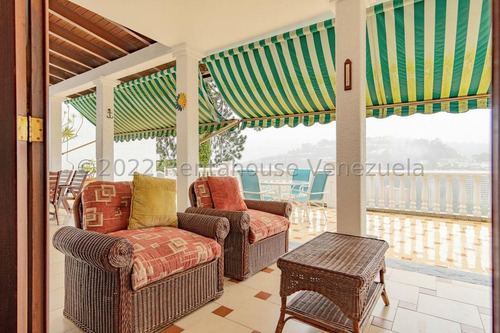 Exclusiva Casa En Venta Ubicada En Los Naranjos Del Cafetal 25-17320