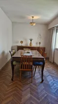 Comprar Semi Piso De 3 Ambientes Clásico, Antiguo En Estado Original, Con Piso De Pinotea Sin Plastificar, Es Muy Luminoso. Excelente Ubicación En El Barrio De Flores 