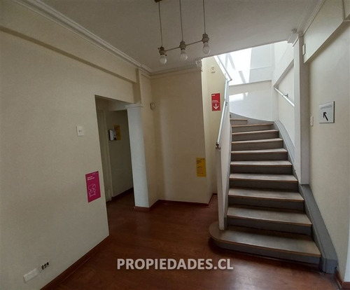 Imagen 3 de 21 de Oficina En Venta En Providencia/casa Ideal S. Profesionales