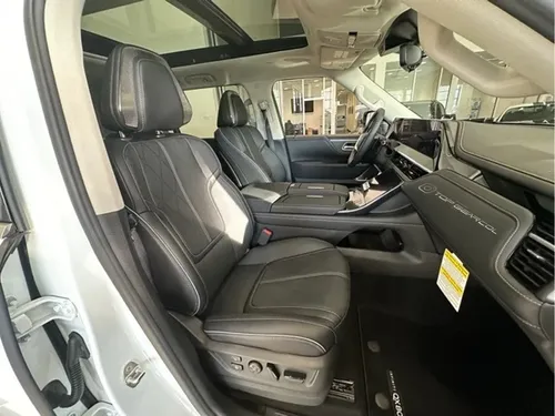 Infiniti Q80