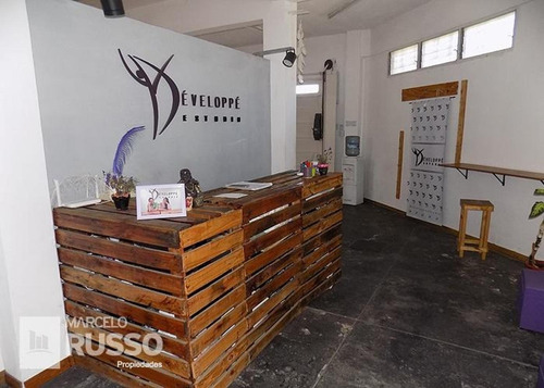 Imagen 22 de 25 de Casa + Depto., Local & Salón En Block