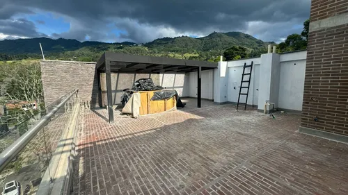 Apartamento En Venta En Loma Del Escobero. Cod V12466