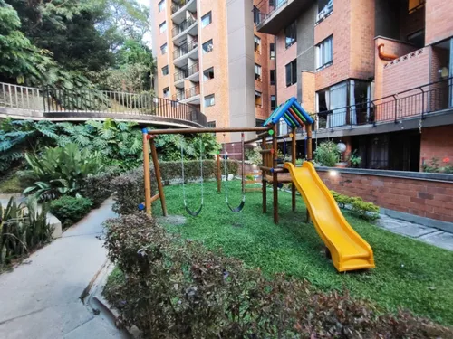 Apartamento En Arriendo En Castropol. Cod A16730
