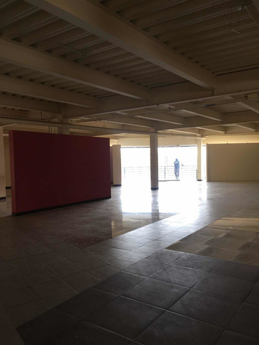 Imagen 8 de 14 de Local Comercial En Toluca, México. Plaza El Punto.
