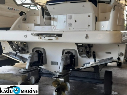 Imagem 10 de 12 de Lancha Phantom 400 2 X Volvo D4 300 Hp Barco Excelente