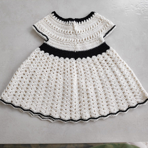 vestido branco e preto infantil