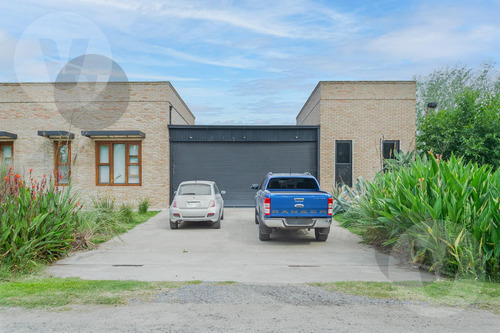 Casa En Venta - Barrio Fincas De San Vicente Chacras