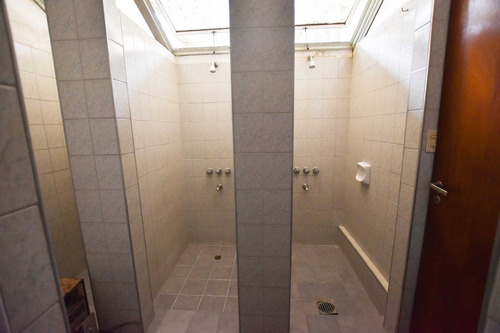 Venta - Casa De Estilo Ideal Instituciones. 400 M2