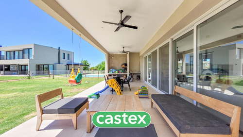 Casa En Venta En El Canton Golf