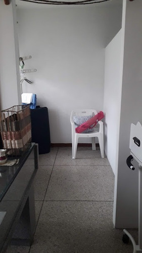 Imagen 5 de 8 de Local Colinas De Los Ruices Excelente Ubicacion