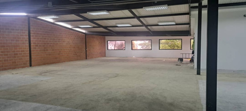 (#1132) Galpón De 1.250 M2 Santa Mónica - Caracas