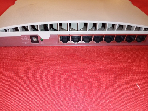 The 3com Officeconnect Gigabit Switch 8 (Usado)