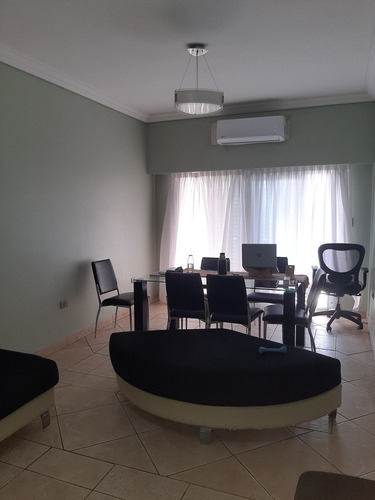 Casa En Venta De 4 Ambientes. Con Garaje Y Dos Locales Comerciales. I,casanova