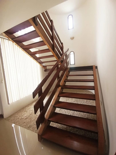 Imagen 3 de 14 de Venta De Casa - Urb. Los Nuevos Teques - Los Teques