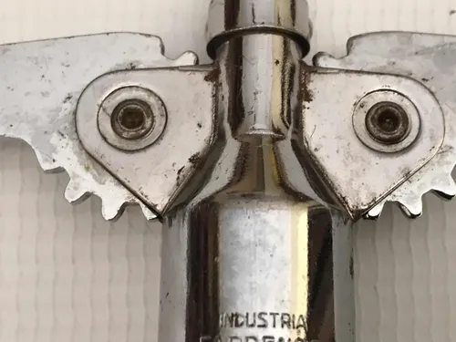 Descorchador De Vinos Metálico Fabrens Tirabuzon Destapador (Usado)