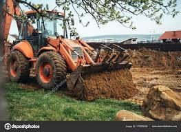 Imagen 5 de 6 de Poda De Arboles Césped Limpieza De Fondos Terrenos Escombros