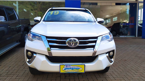 Imagem 2 de 11 de Toyota Hilux Sw4 2.7 Srv 7 Lugares 4x2 16v Flex 4p