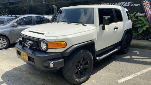 Imagen 1 de 19 de Toyota Fj Cruiser 2019