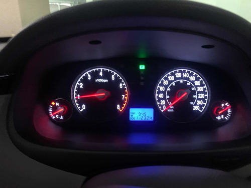 Imagem 2 de 9 de Hyundai Azera 2011 3.3 Gls Aut. 4p