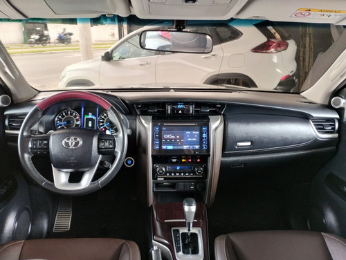 Toyota Hilux SW4 2.7 SRV 7 LUGARES 4X2 16V FLEX 4P AUTOMÁTICO