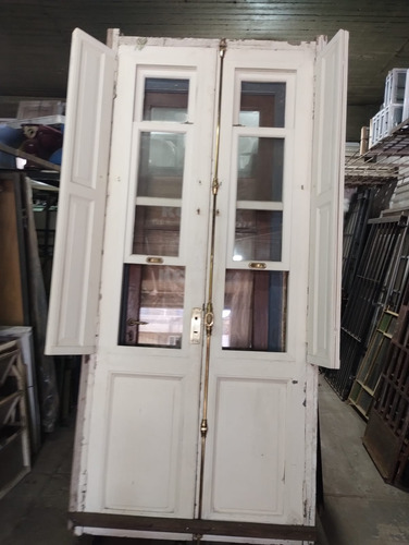 Puerta De Cedro Con Postigo Y Ventana De Abrir Blanco (Usado)