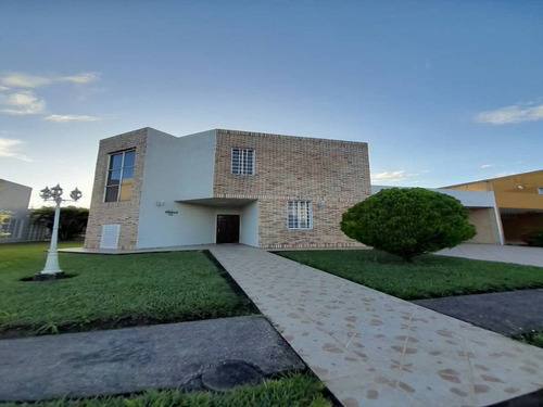 Casa En Venta En Urbanización San Miguel I Etapa