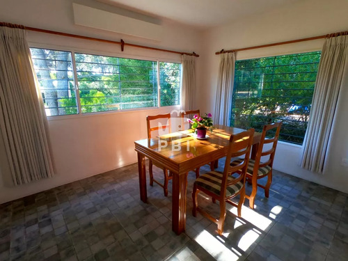 Casa 3 Dormitorios En Club Del Lago, Punta Ballena - Ref : Pbi2327